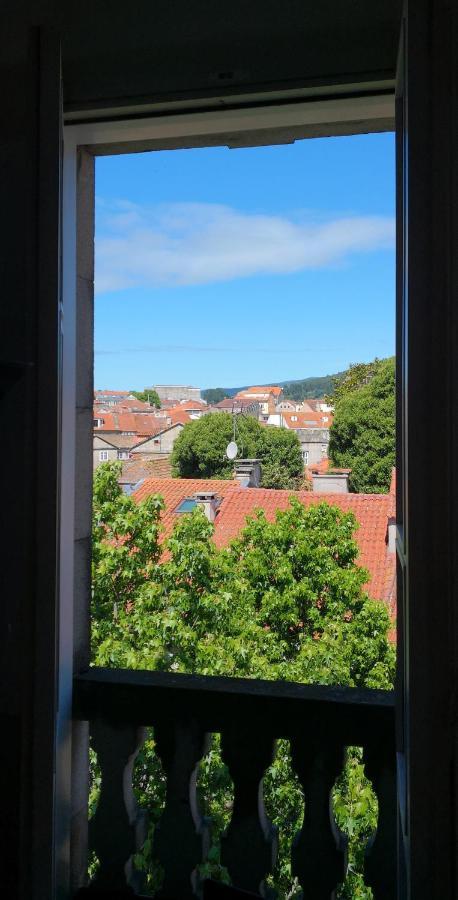 Excelentes Vistas En La Plaza De La Verdura Pontevedra Luaran gambar
